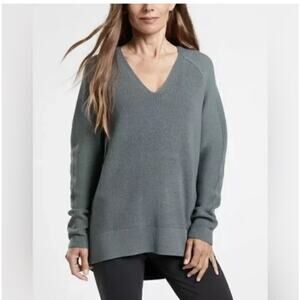 Athleta Hanover V Neck Sweater Women’s M Gray Pullover Polyester Merino Blend
